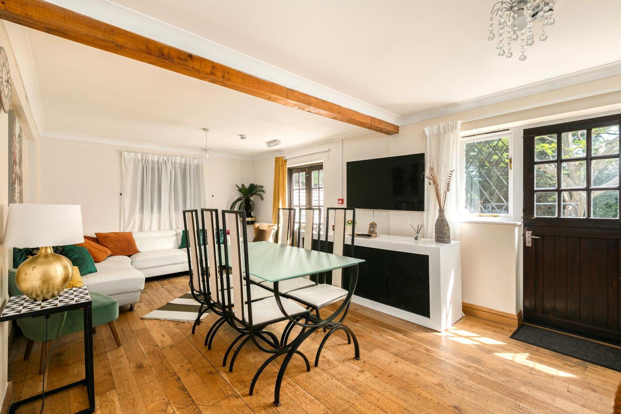 Rural Lodge Stay In Windsor! Hot Tub! Sleeps 20 ブレー エクステリア 写真