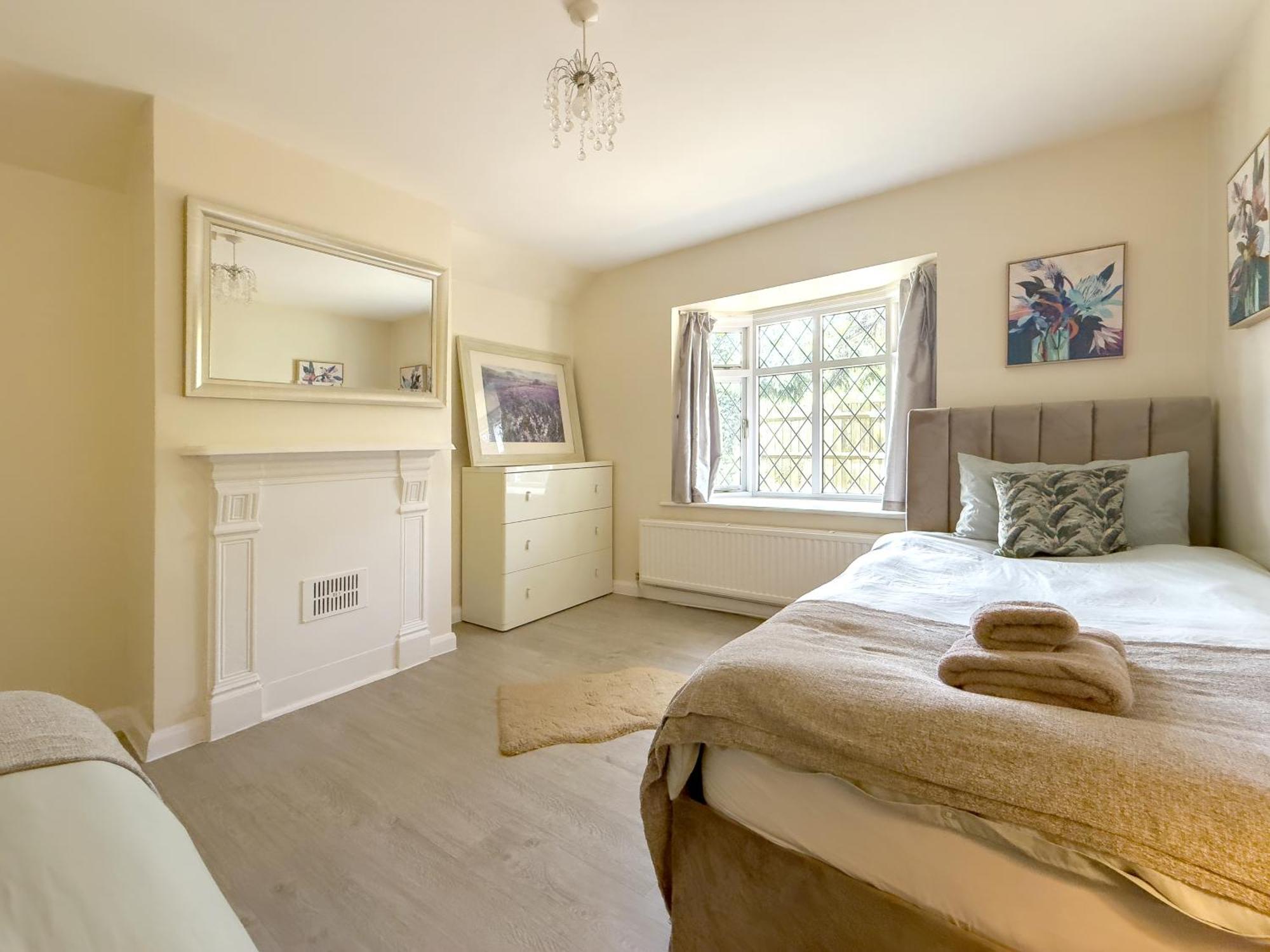 Rural Lodge Stay In Windsor! Hot Tub! Sleeps 20 ブレー エクステリア 写真