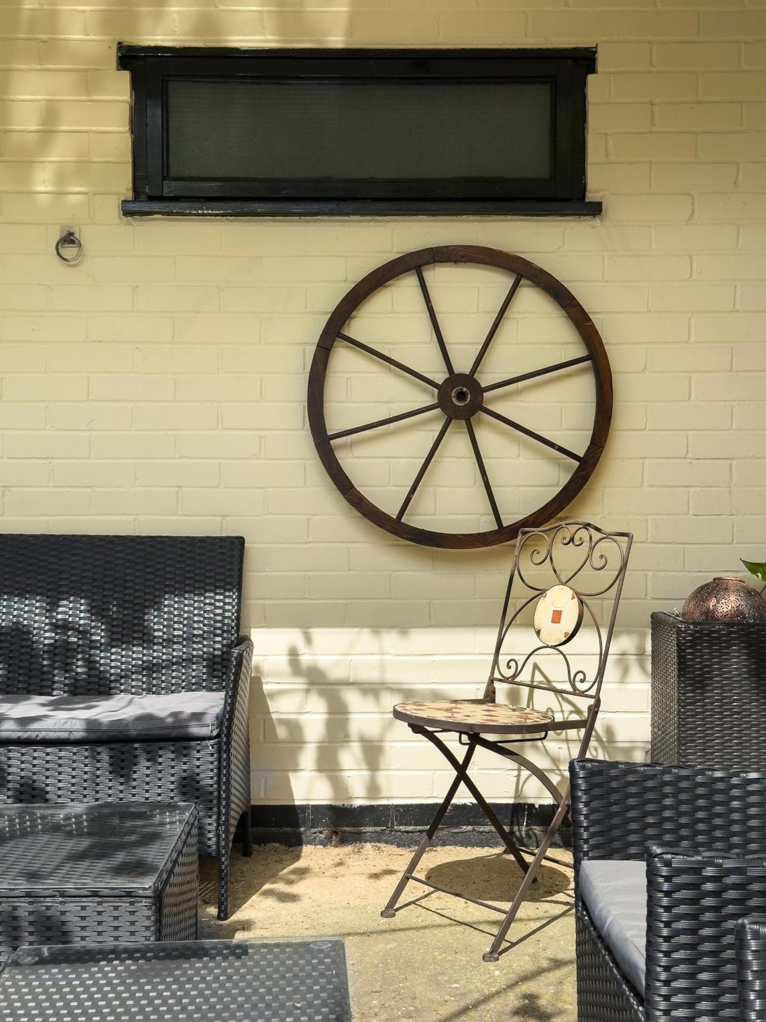 Rural Lodge Stay In Windsor! Hot Tub! Sleeps 20 ブレー エクステリア 写真