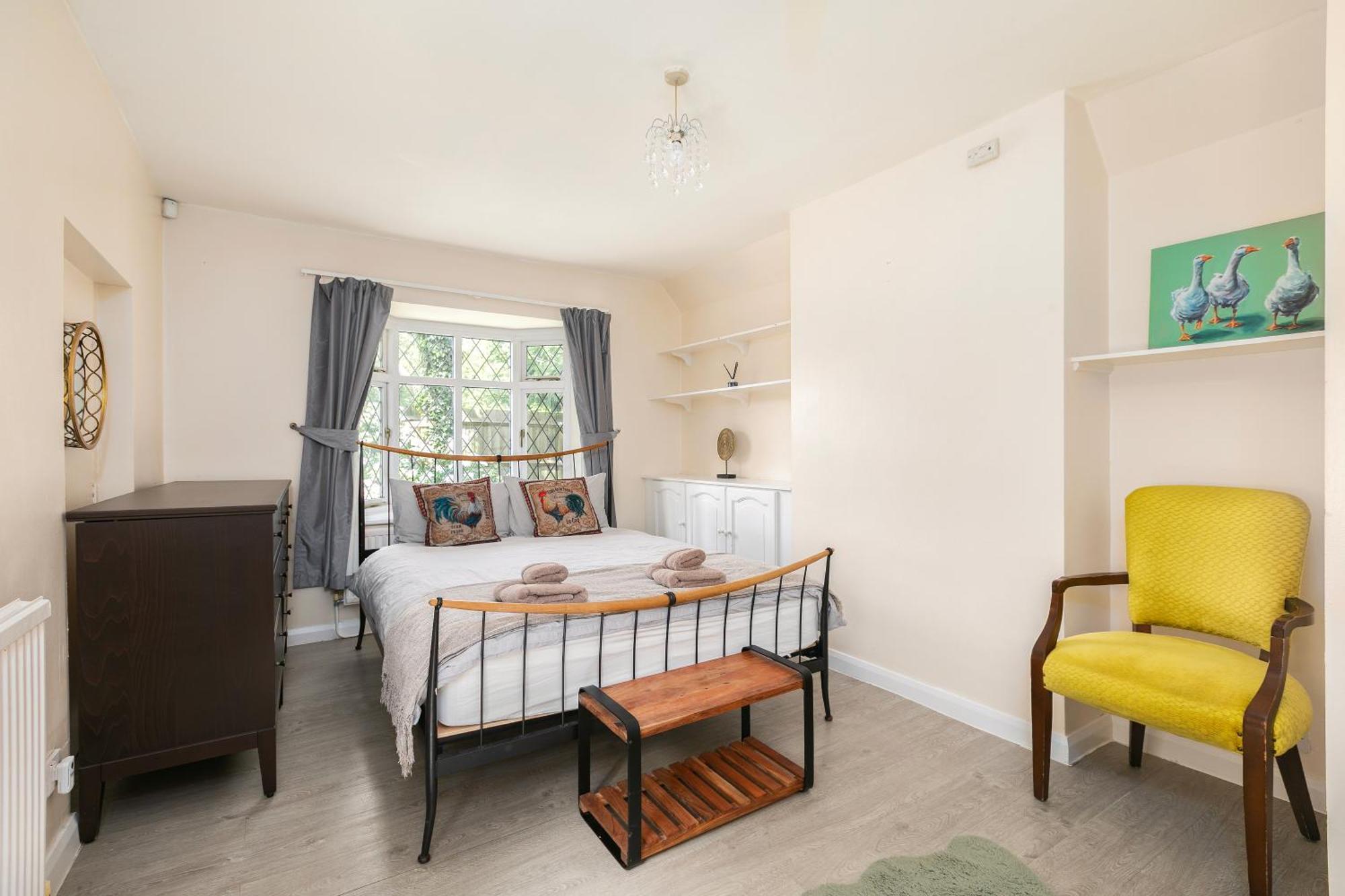 Rural Lodge Stay In Windsor! Hot Tub! Sleeps 20 ブレー エクステリア 写真
