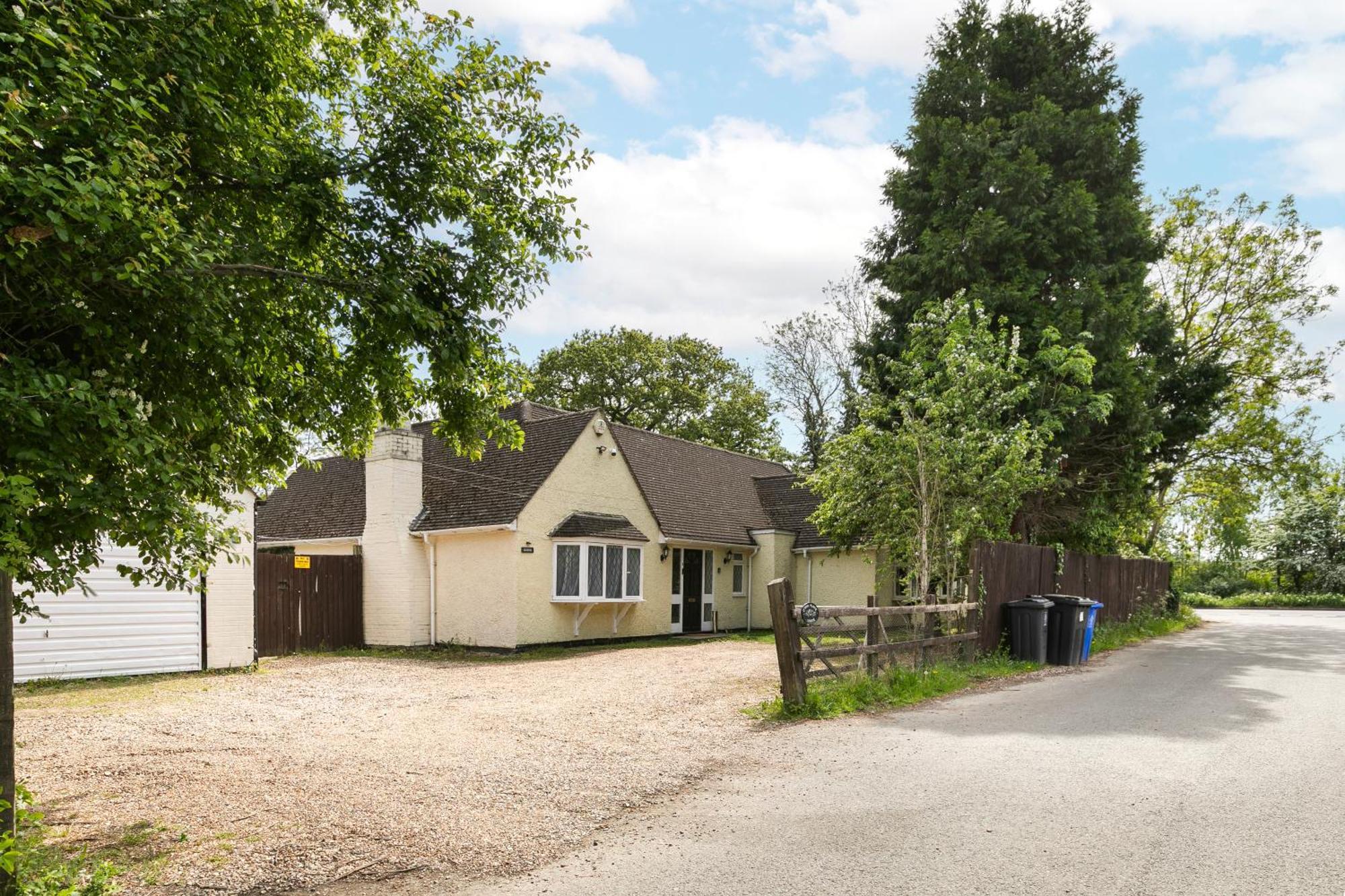 Rural Lodge Stay In Windsor! Hot Tub! Sleeps 20 ブレー エクステリア 写真