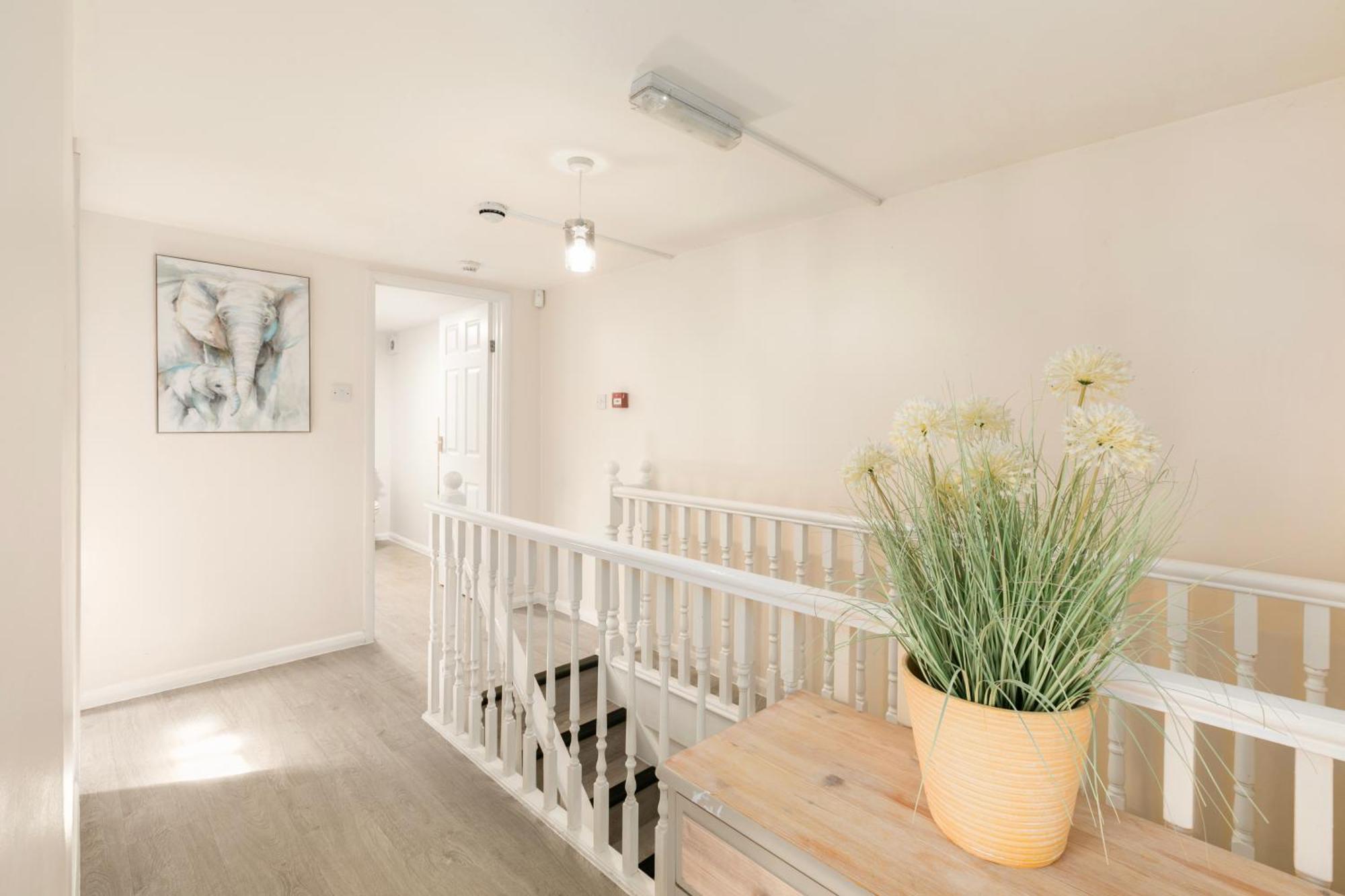 Rural Lodge Stay In Windsor! Hot Tub! Sleeps 20 ブレー エクステリア 写真