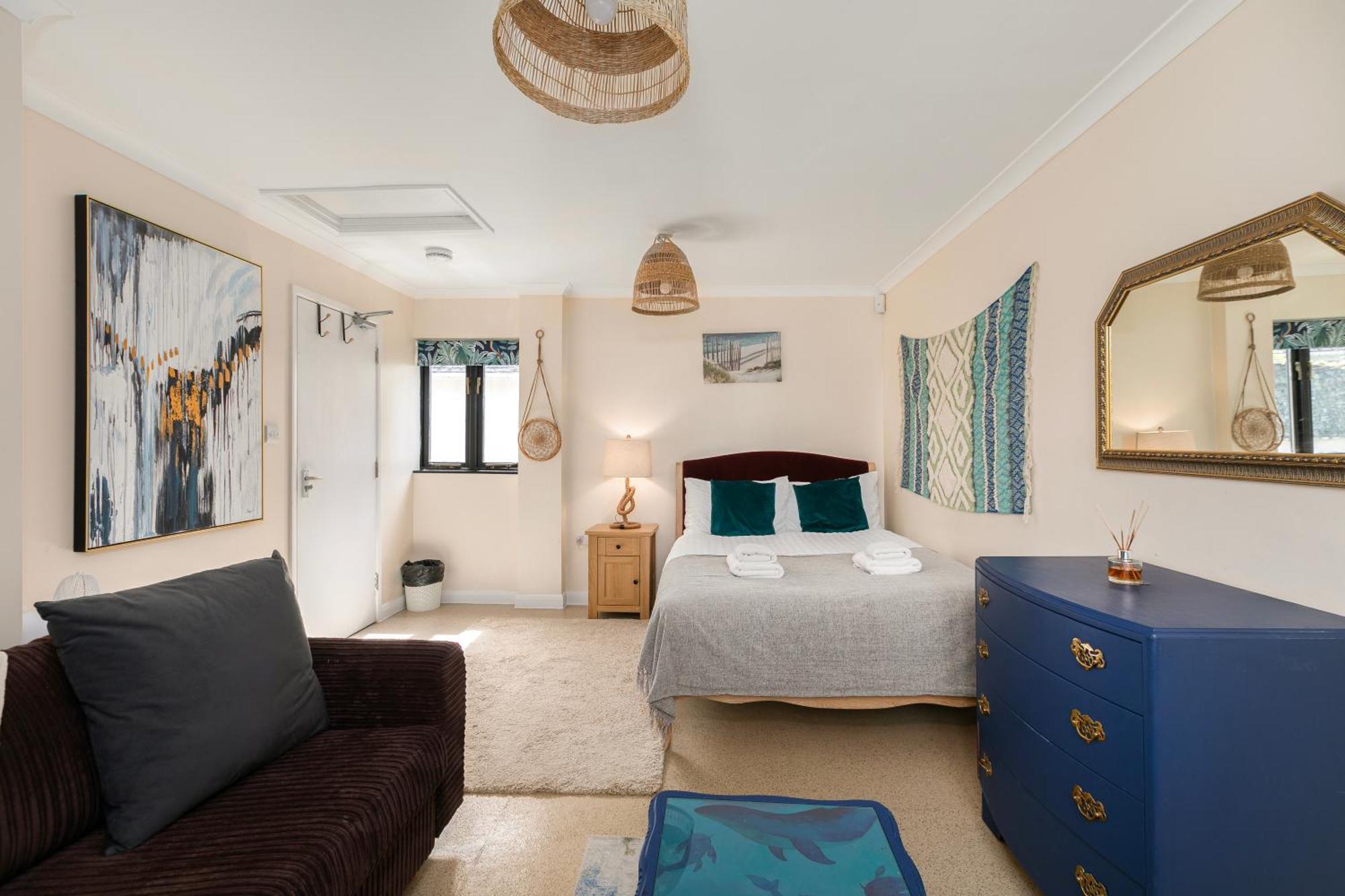 Rural Lodge Stay In Windsor! Hot Tub! Sleeps 20 ブレー エクステリア 写真