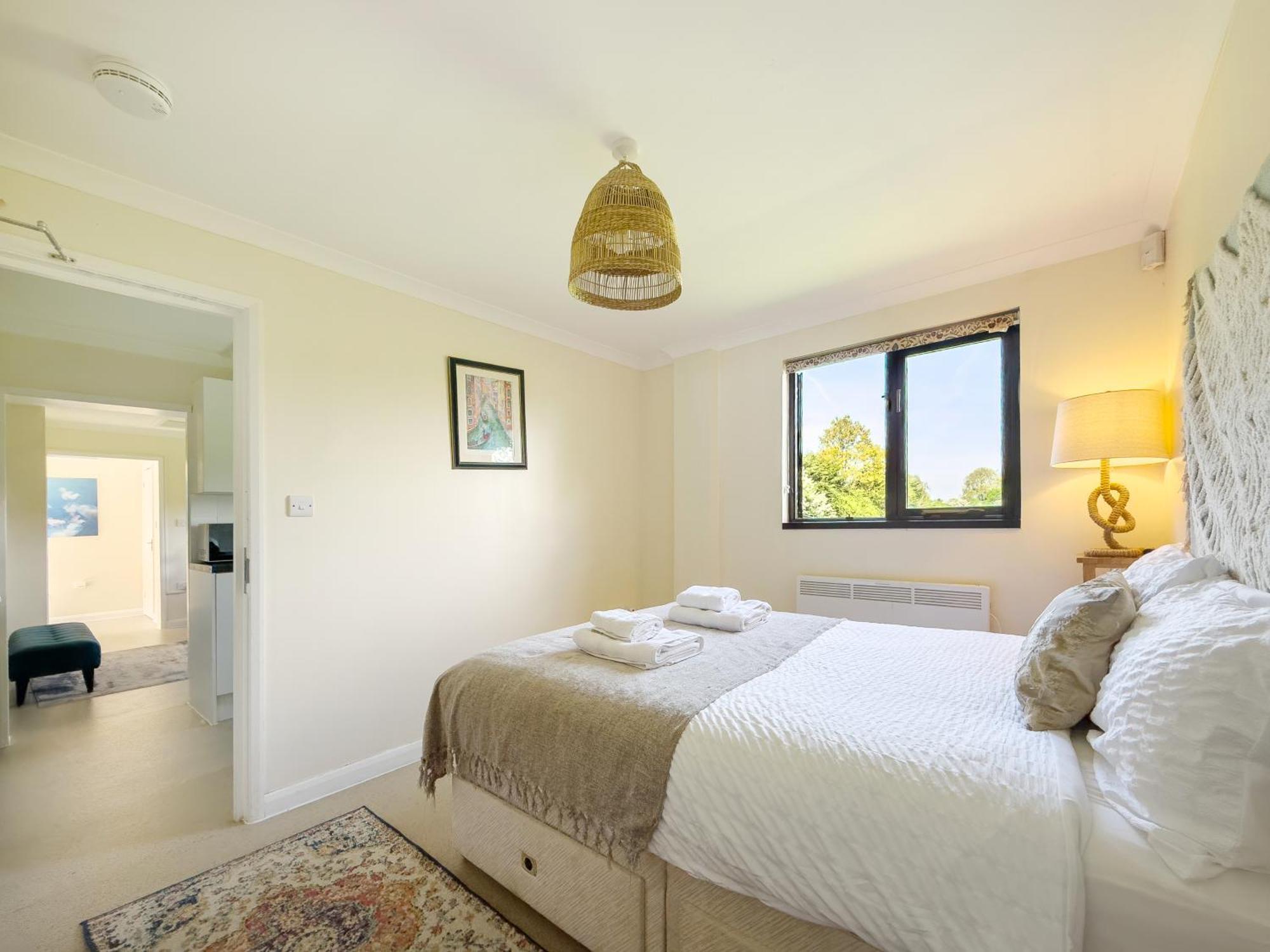 Rural Lodge Stay In Windsor! Hot Tub! Sleeps 20 ブレー エクステリア 写真